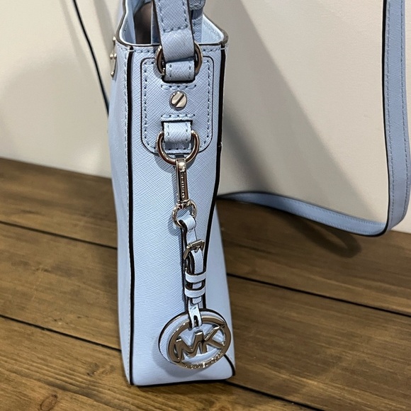 Michael Kors baby blue jet set messenger crossbody adjustable strap bag - Picture 3 of 14